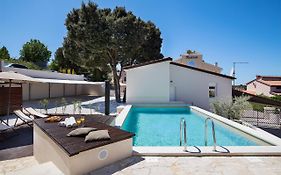 Sandy Bay Apartments - Free Mountainbike Rental -